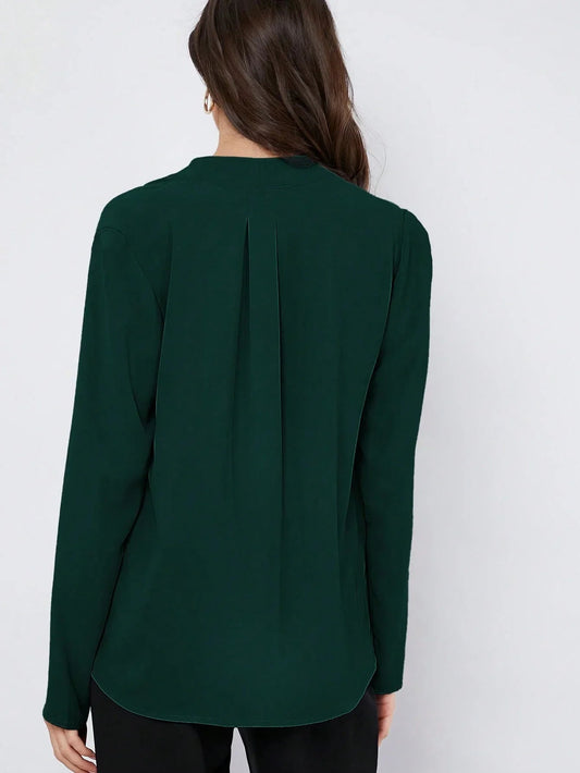 Blusa Plisada de Cuello en V para la Oficina