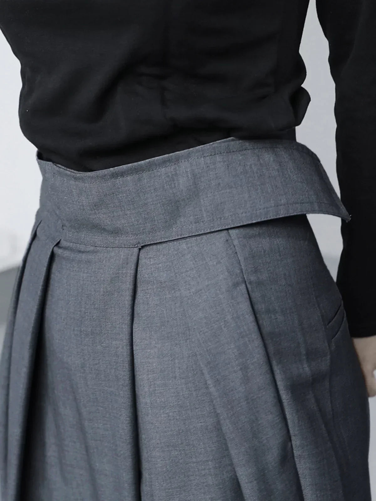 Pantaloni a gamba larga con chiusura in velcro