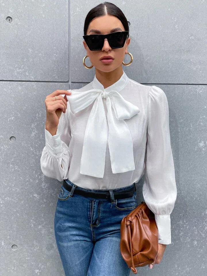 Blusa Satinada de Estilo Francés con Lazo y Mangas Abullonadas