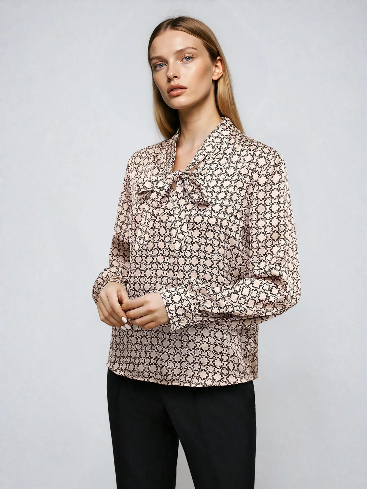 Blusa Estampada con Lazo al Cuello
