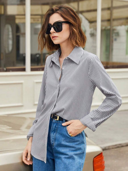 Camicia a righe a maniche lunghe con bottoni