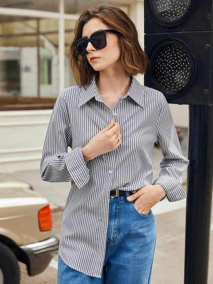 Camicia a righe a maniche lunghe con bottoni