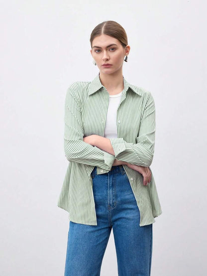 Camicia a righe a maniche lunghe con bottoni