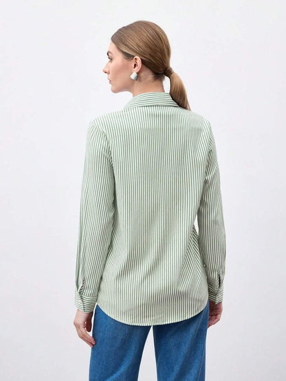 Camicia a righe a maniche lunghe con bottoni