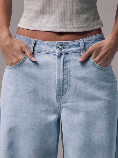 Jeans de Pierna Ancha y Tiro Medio con Botones Plateados