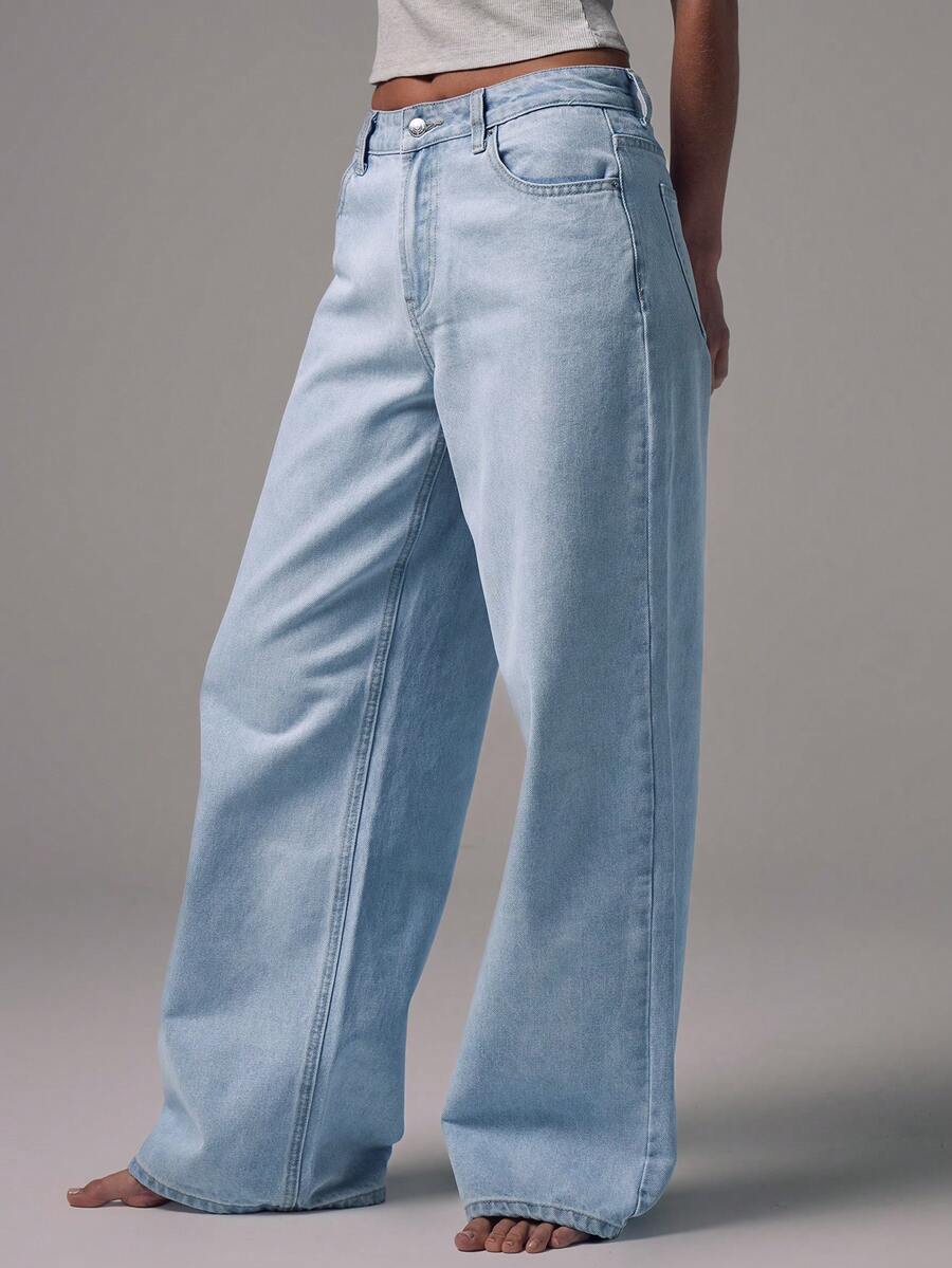 Jeans de Pierna Ancha y Tiro Medio con Botones Plateados