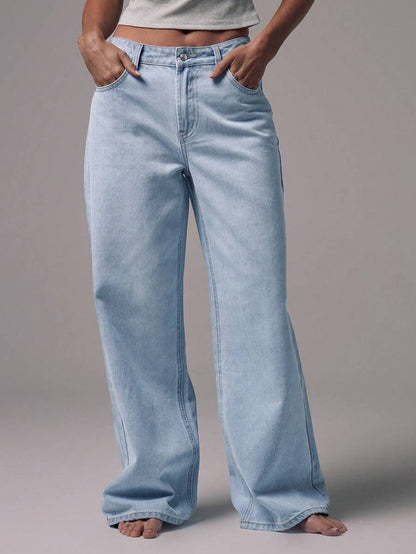 Jeans de Pierna Ancha y Tiro Medio con Botones Plateados