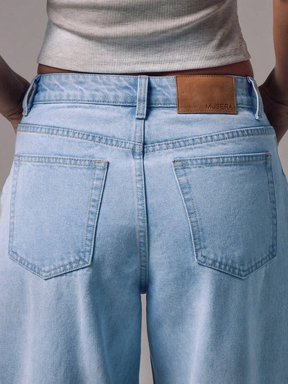 Jeans de Pierna Ancha y Tiro Medio con Botones Plateados