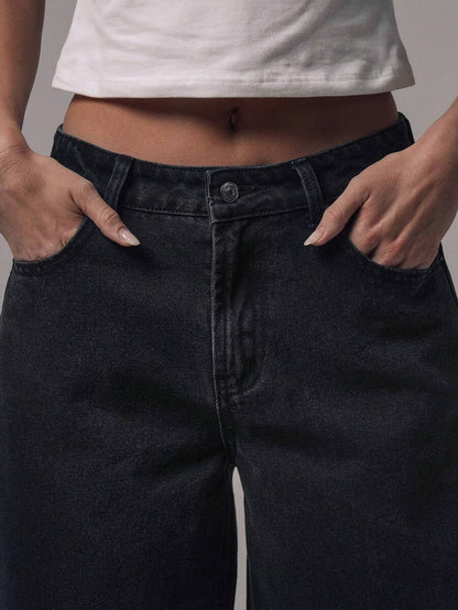 Jeans de Pierna Ancha y Tiro Medio con Botones Plateados