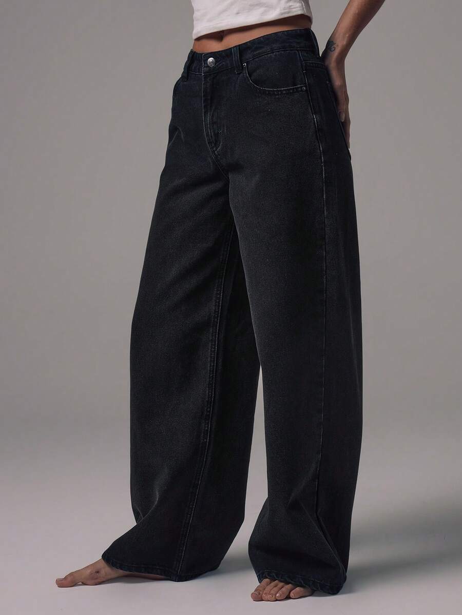 Jeans de Pierna Ancha y Tiro Medio con Botones Plateados
