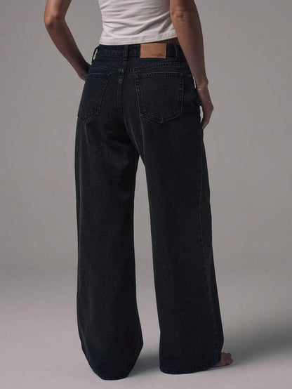 Jeans de Pierna Ancha y Tiro Medio con Botones Plateados
