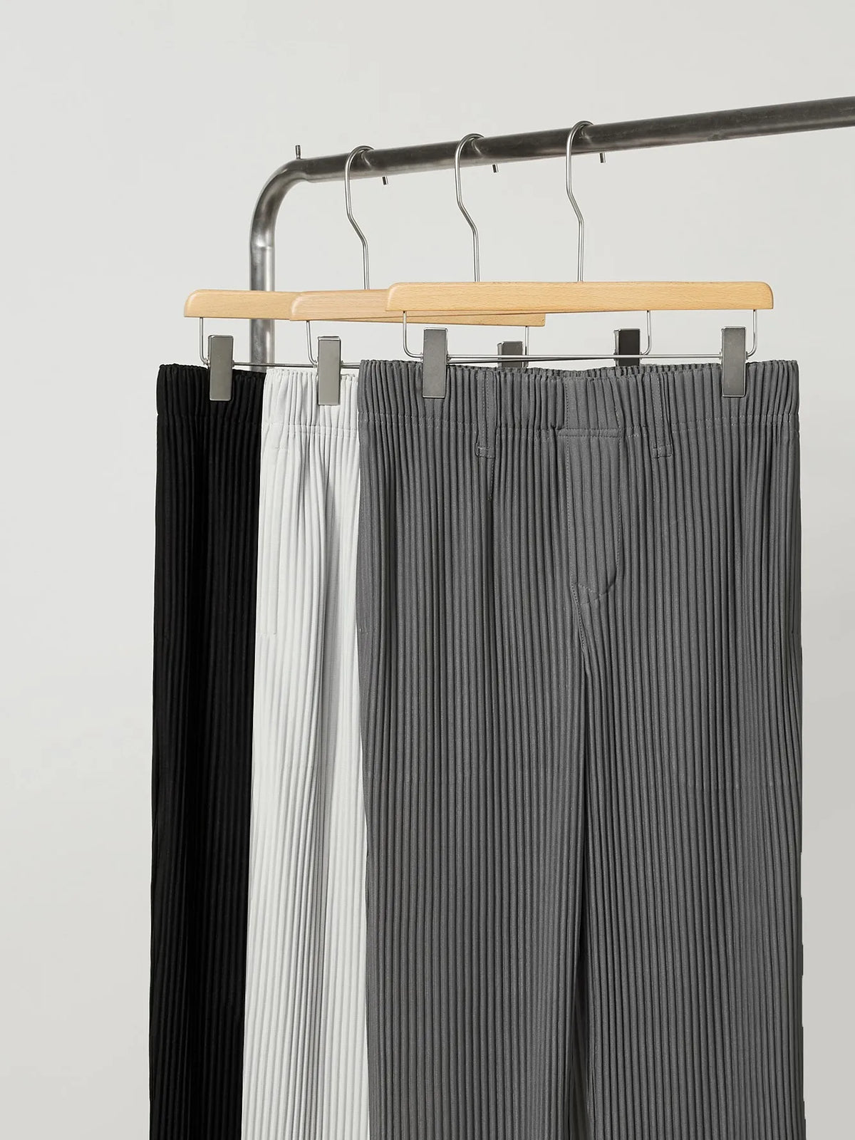 Business Casual Pleated Trousers