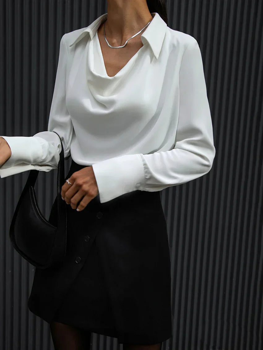 Blusa Plisada de Manga Larga con Cuello en V
