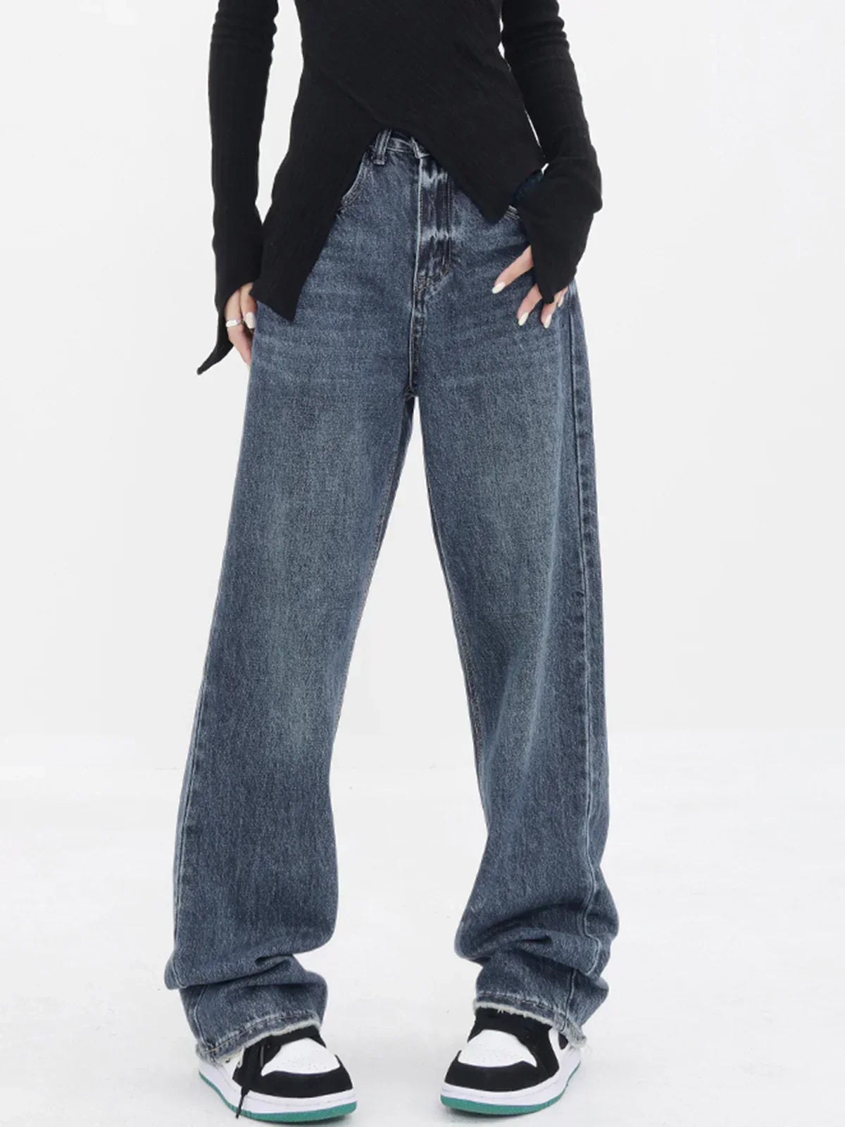 Wide-Leg Boyfriend Jeans with Patchwork Pockets