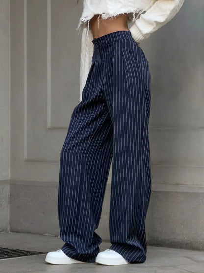 Pantalón de Vestir de Raya Diplomática con Pliegues