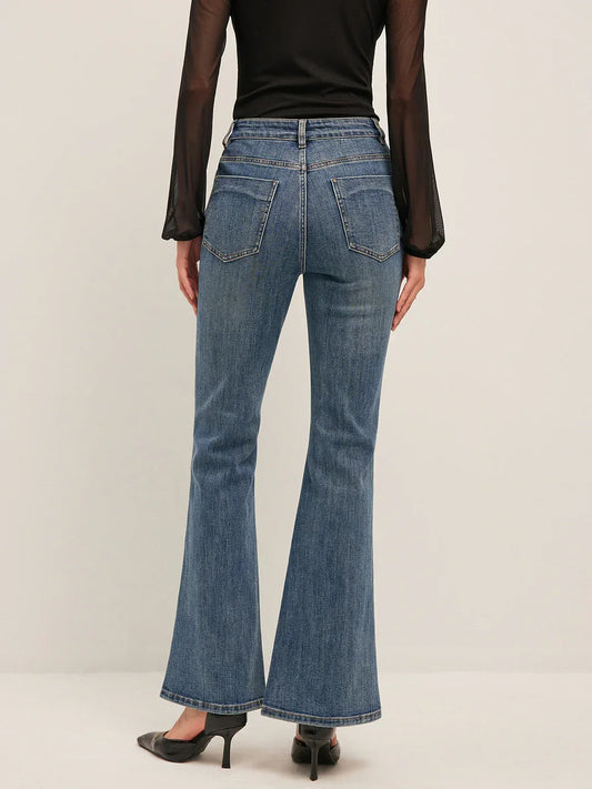 Jeans a zampa a vita media