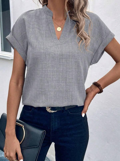 Top Clásico con Cuello y Escote en V