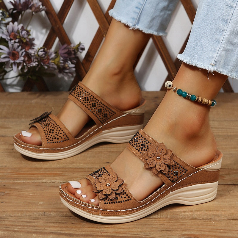TALÍA | SANDALIAS DE CUÑA FLORAL