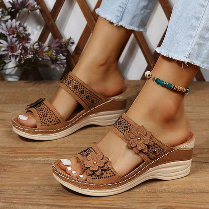 TALÍA | SANDALIAS DE CUÑA FLORAL
