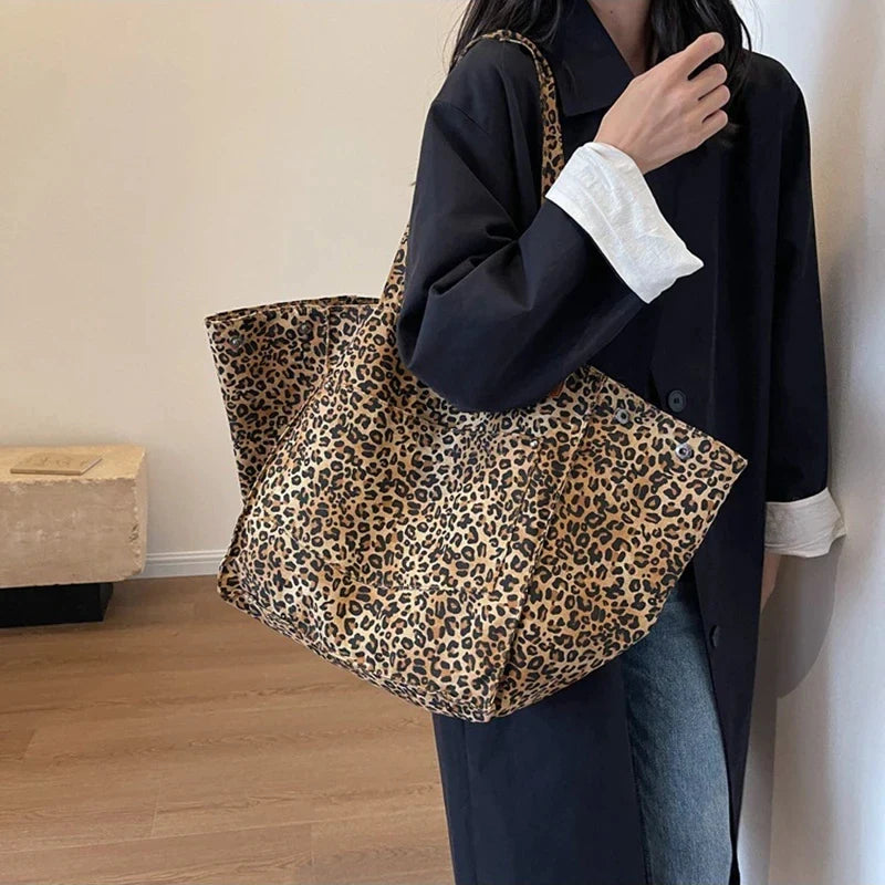 MÓNICA | BOLSO TOTE ESTAMPADO LEOPARDO