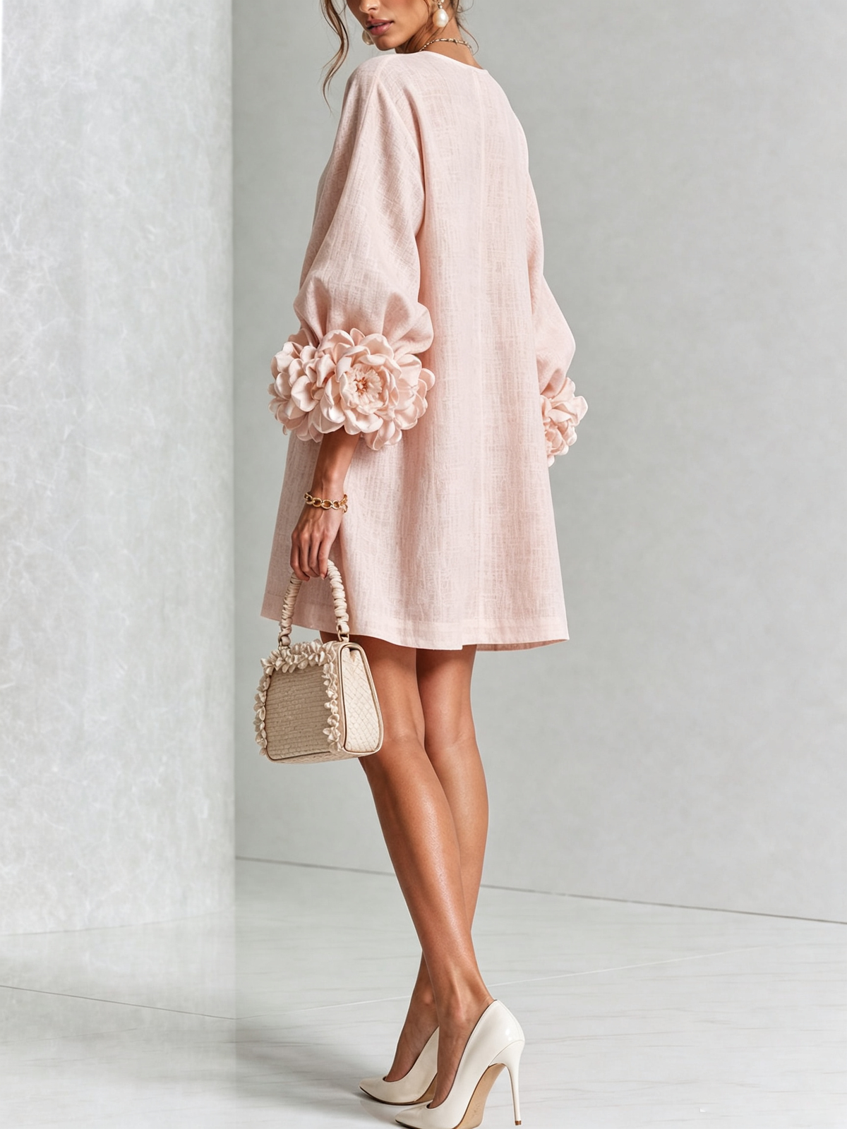 Mini Vestido Floral Blanco con Botones y Mangas Floreadas