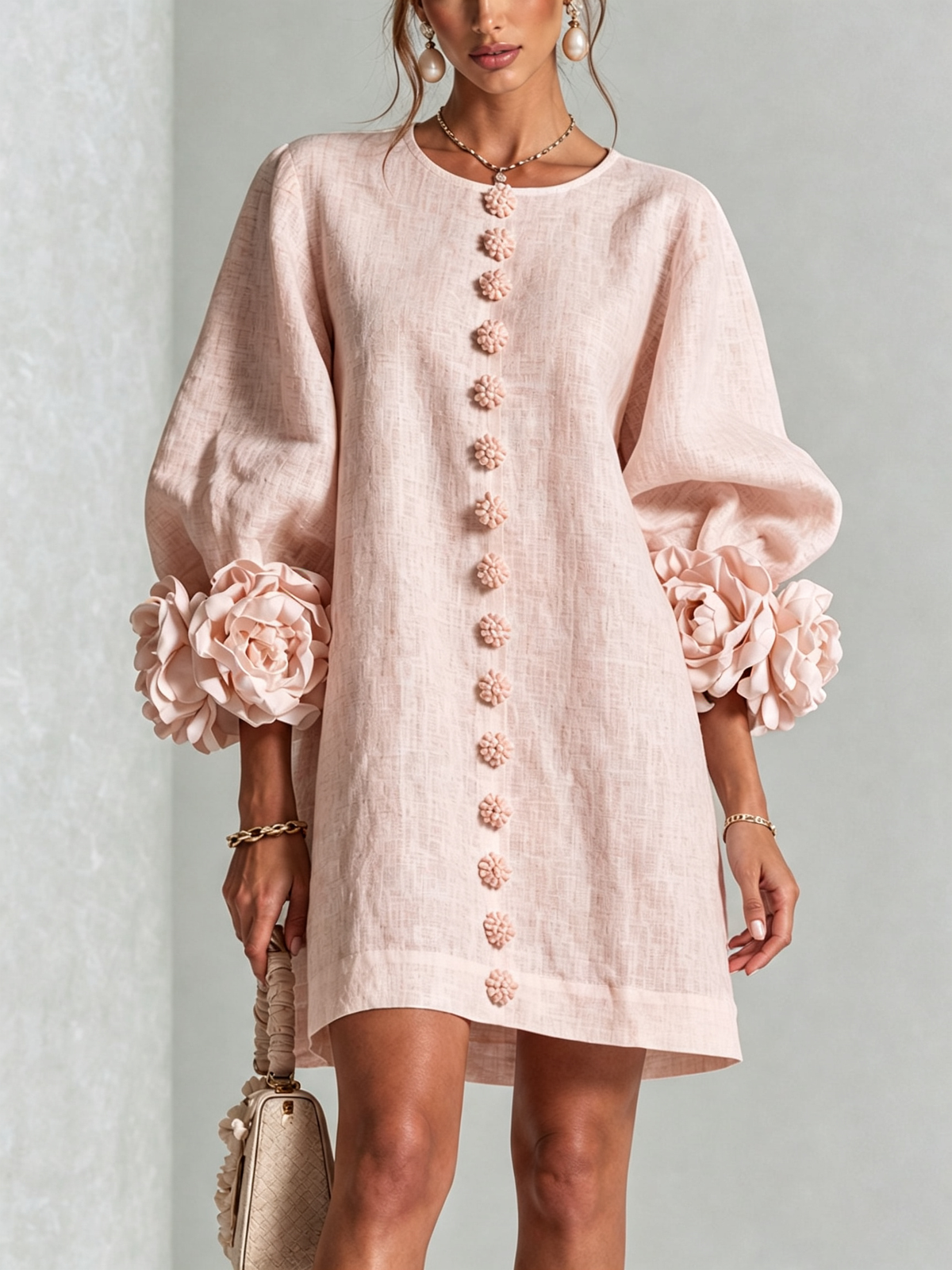 Mini Vestido Floral Blanco con Botones y Mangas Floreadas