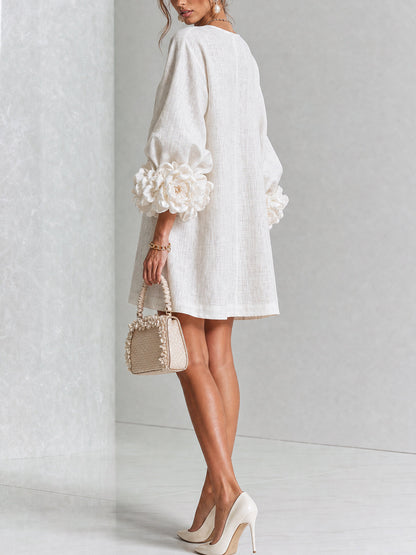 Mini Vestido Floral Blanco con Botones y Mangas Floreadas