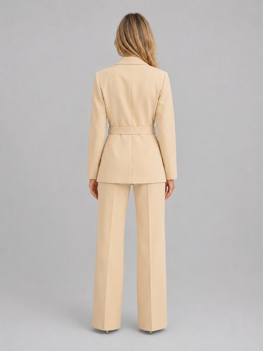 Genziana | Conjunto de Dos Piezas con Blazer de Cuello Chal y Cinturón