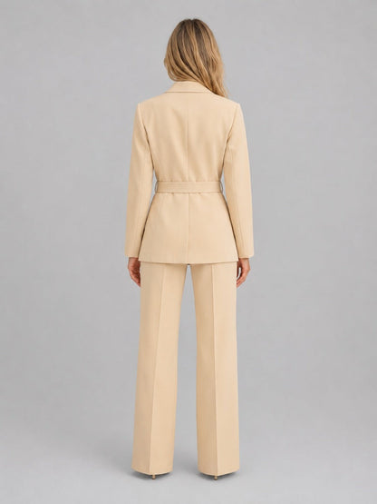Genziana | Conjunto de Dos Piezas con Blazer de Cuello Chal y Cinturón