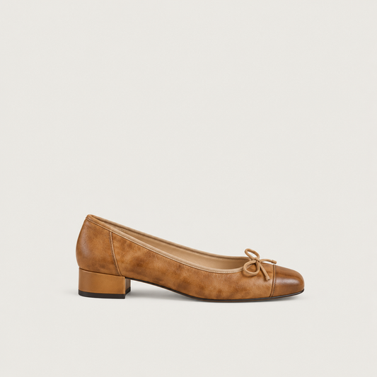 Coleta | Tacones Ballet Elegantes — vista lateral sobre fondo gris cálido